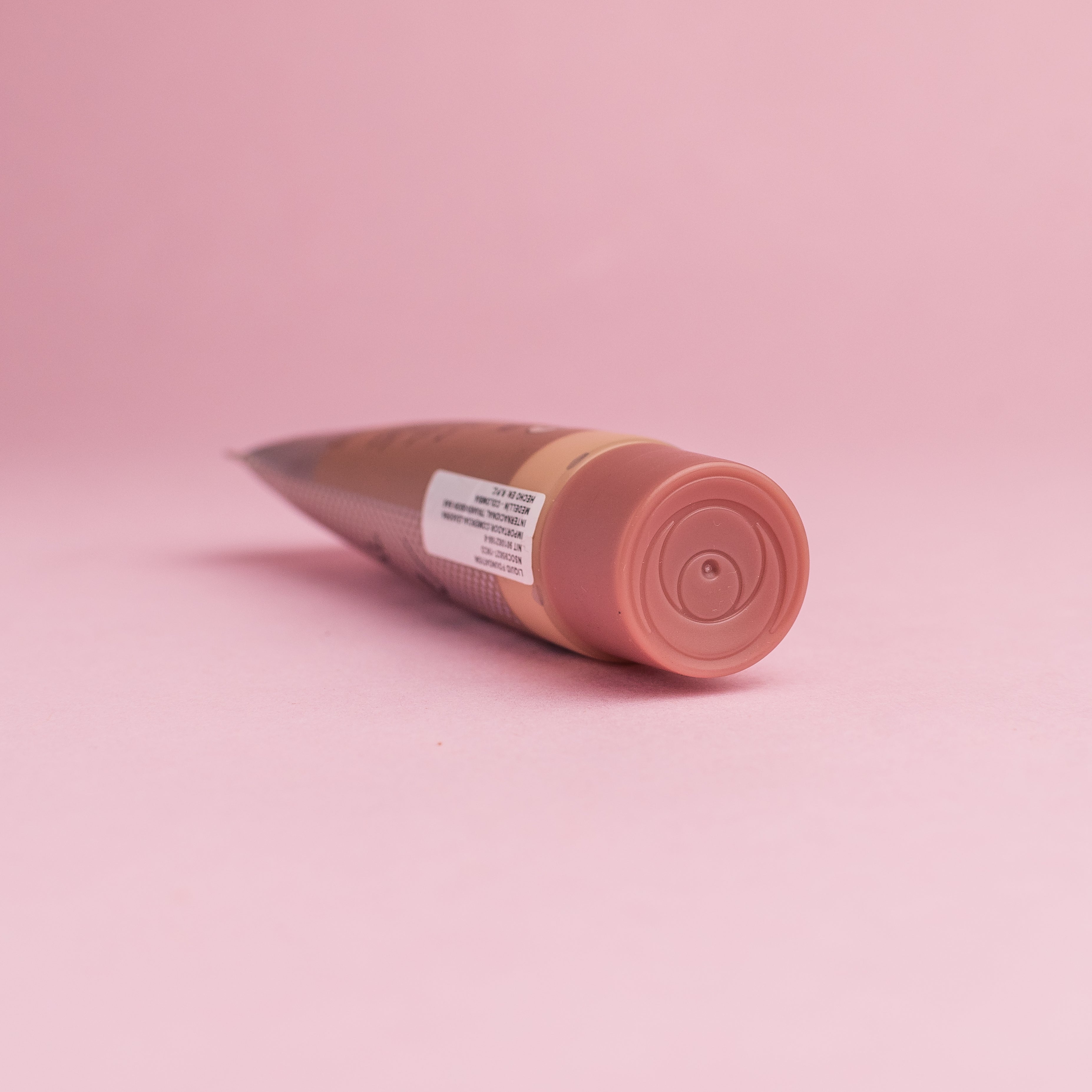 Base Líquida Ruby Rose Natural Look – Tono Nude 4 (29 ml / 0.98 oz)