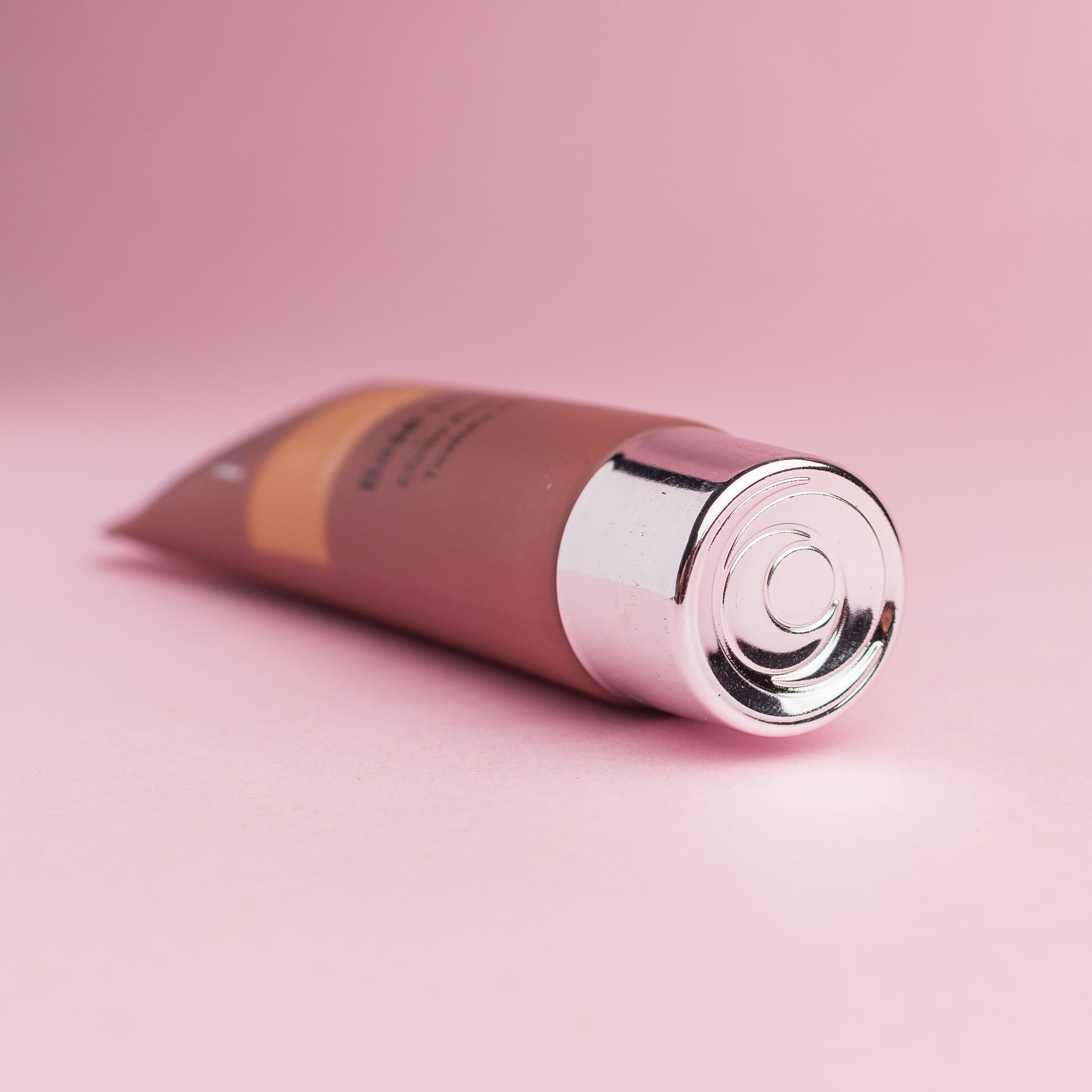 Base Líquida Ruby Rose Feels – Tono Cappuccino 10 | 29 ml (0.98 oz)