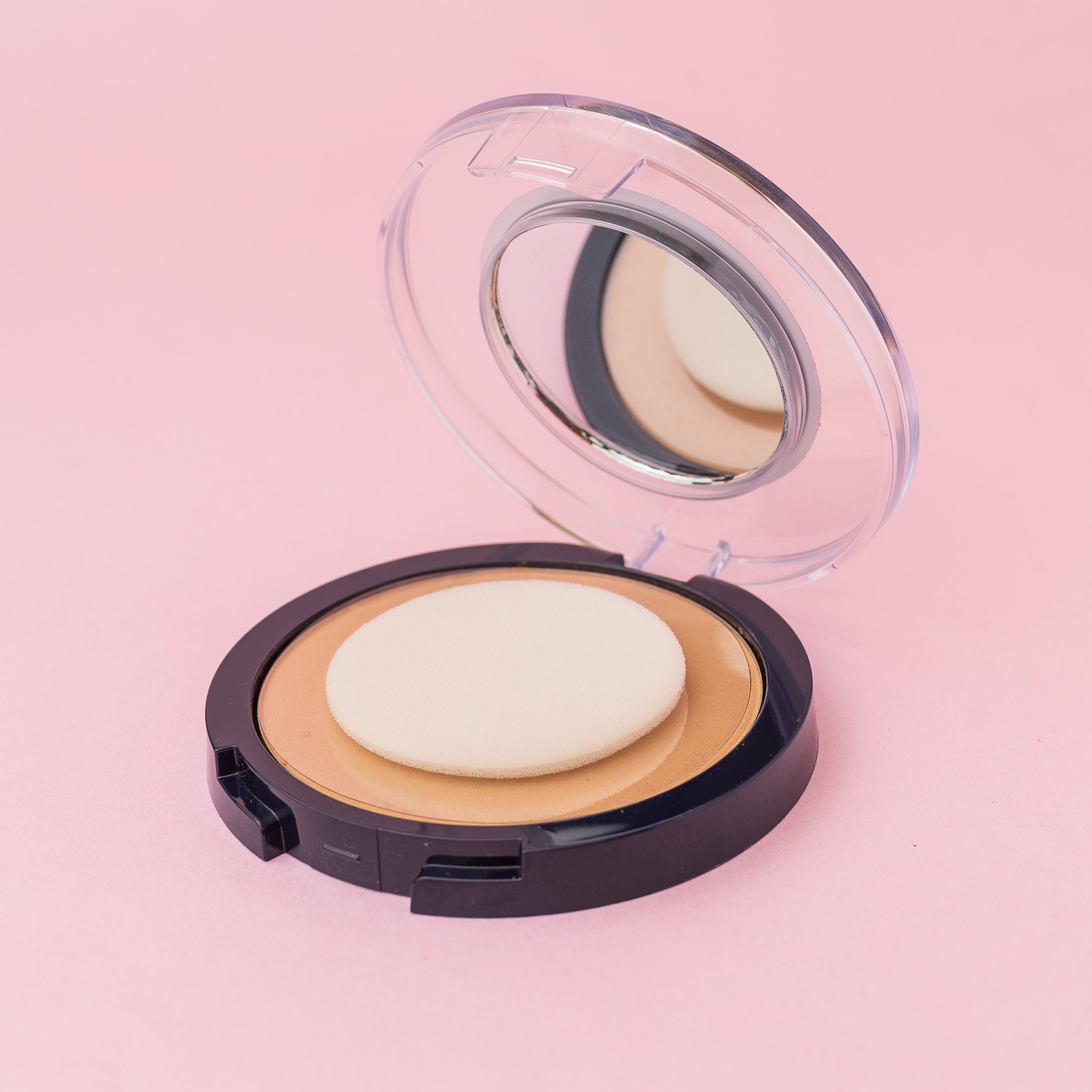 Polvo Compacto  Vogue  Natural Aceituna  14g
