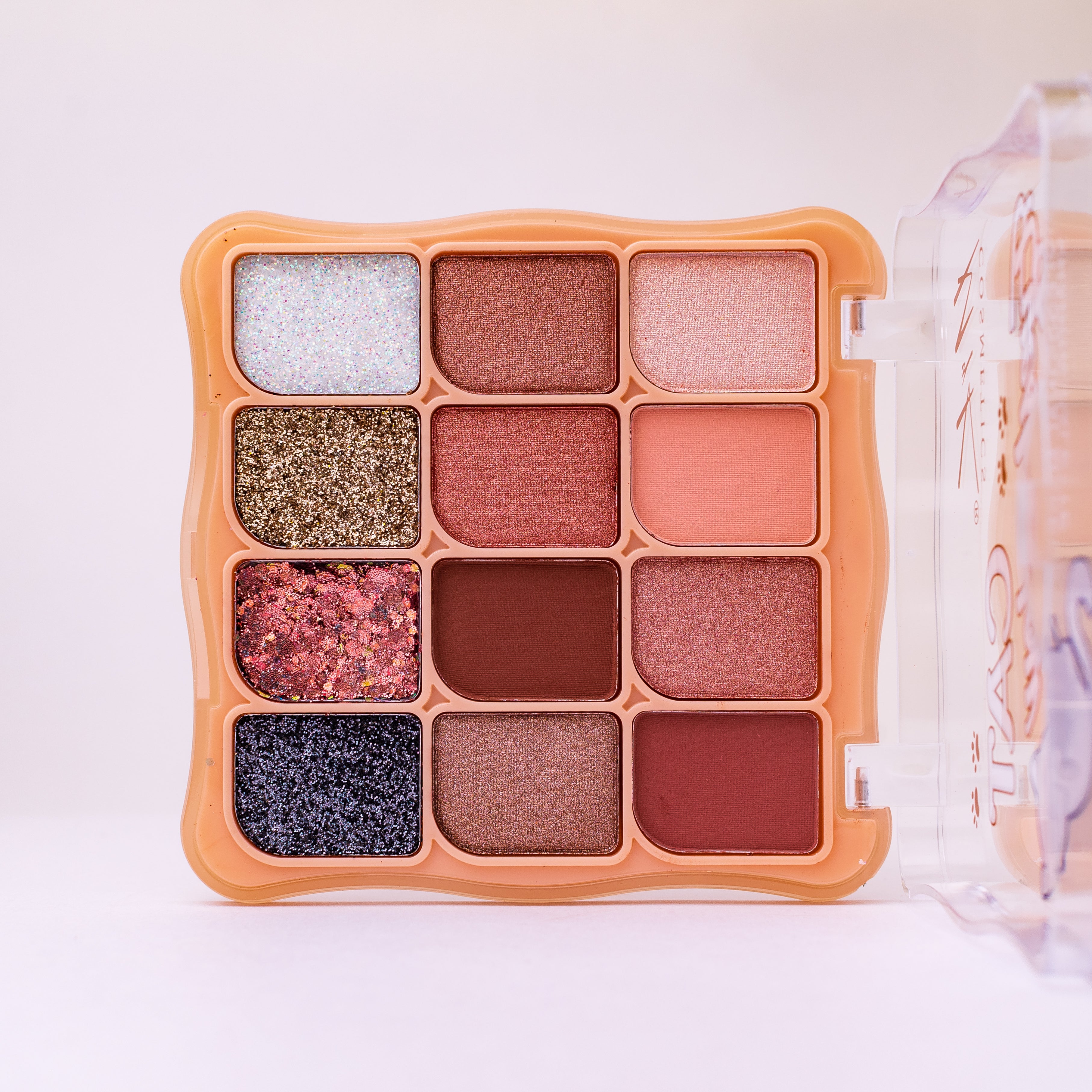 Paleta de Sombra Cat	Myk Cosmetics  Tono 02 15,5g